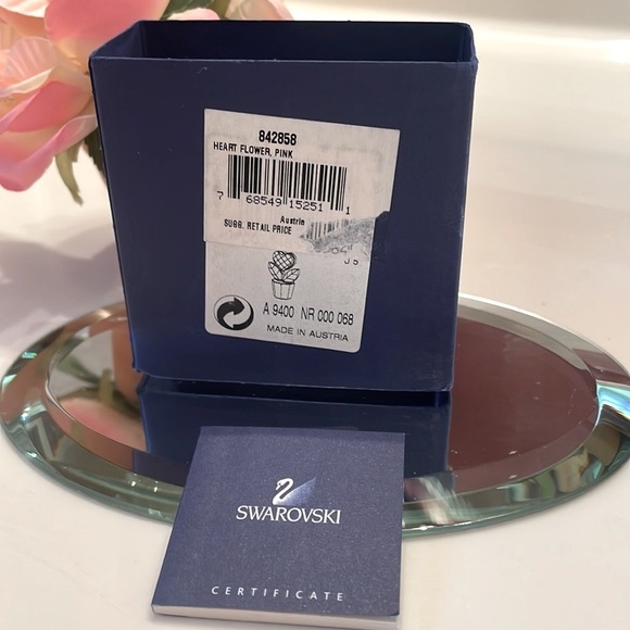 Swarovski Pink Heart Flower Figurine - Picture 7 of 7